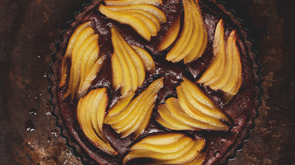Chocolate-Mousse-Tart-with-Ginger-Poached-Pears_Baking-and-the-Meaning-of-Life_p19_600