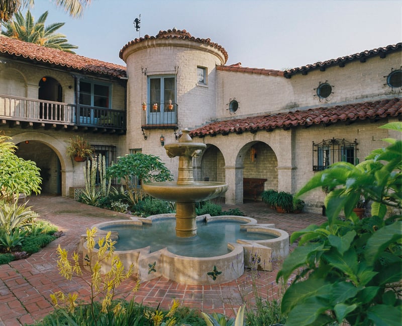 El Cabrillo, courtyard, photo by Art Gray