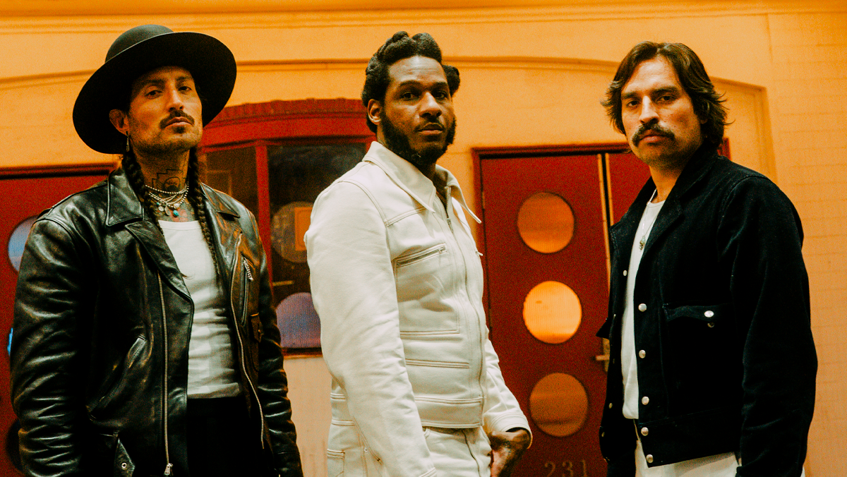Hermanos Gutierrez + Leon Bridges - Photo by Jackie Lee Young
