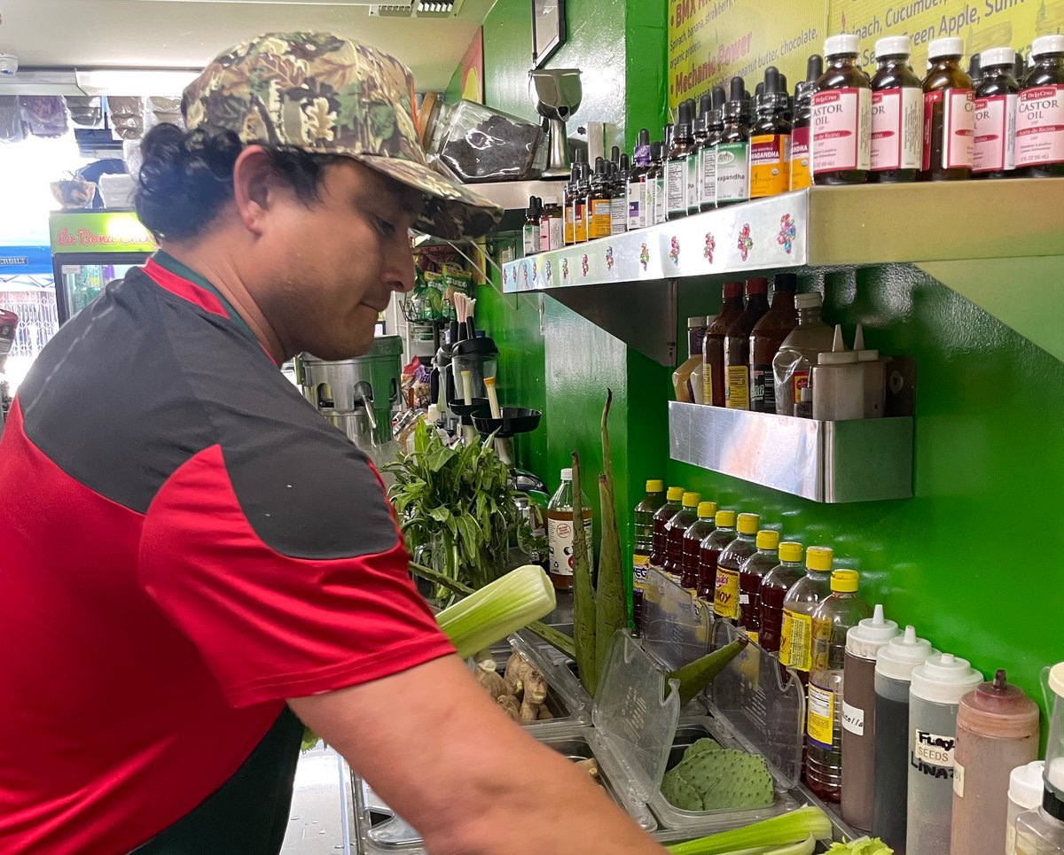 Jonathan Reyes runs La Bona Energia Juice Bar on Van Nuys Blvd. Photo by Benjamin Gottlieb.