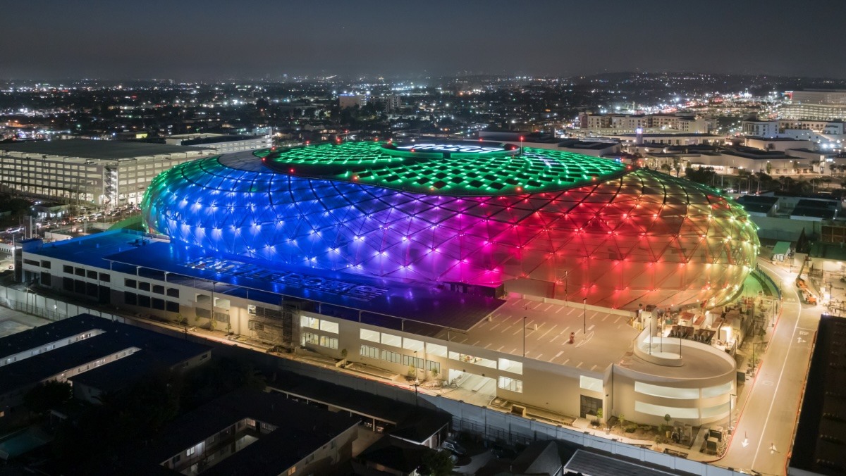 Intuit Dome with Swoosh by Jennifer Steinkamp, photo by Iwan Baan