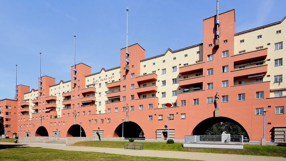 Karl-Marx-Hof, photo by C.Stadler Bwag, courtesy commons.wikimedia.org.jpg