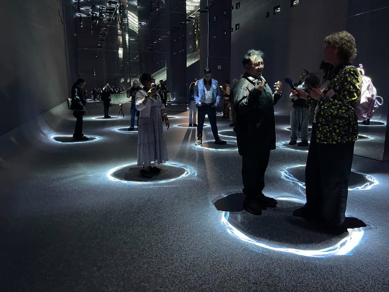Refik Anadol interviewed in the spot of light, IMG_8505