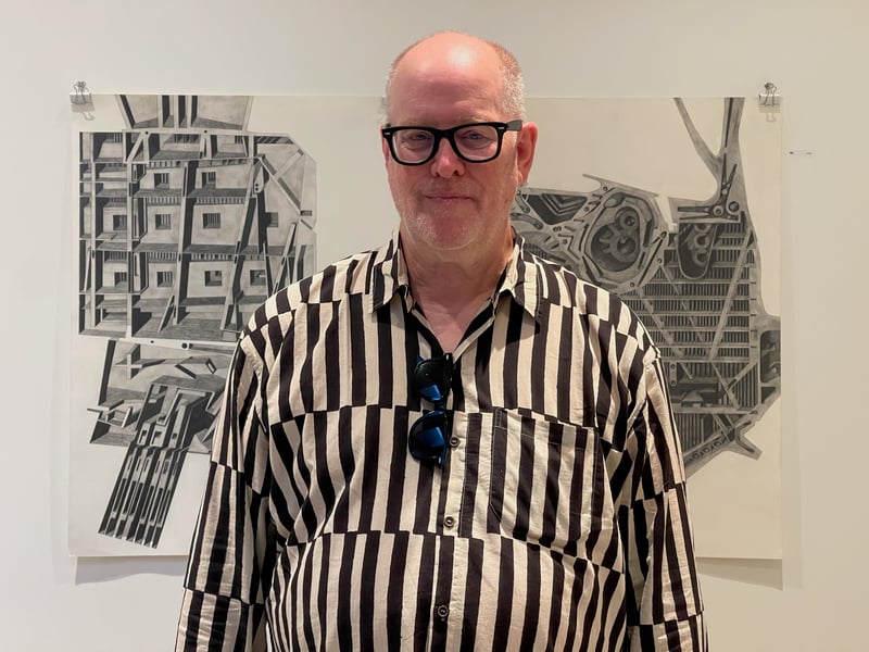 Rick Gooding in front of his drawings, IMG_9442