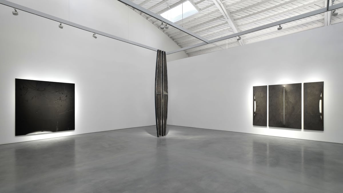 Reginald Sylvester II, T1000, Installation View. Image courtesy of the artist and Roberts Projects, Los Angeles. Photo: Paul Salveson.