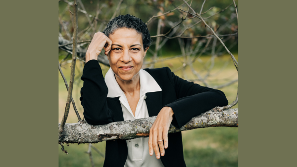 Author Elizabeth Stordeur Pryor. Photo Credit Isabella Dellolio Photography.