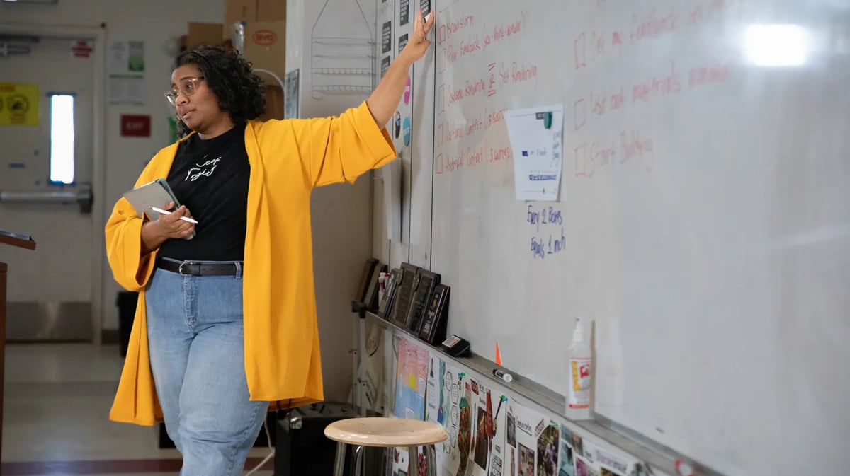 Former LAUSD theater teacher Estella Owoimaha-Church gives instructions in her classroom at Edward R. Roybal Learning Center. She left the profession in 2022. Photo by UTLA/Pablo Serrano.