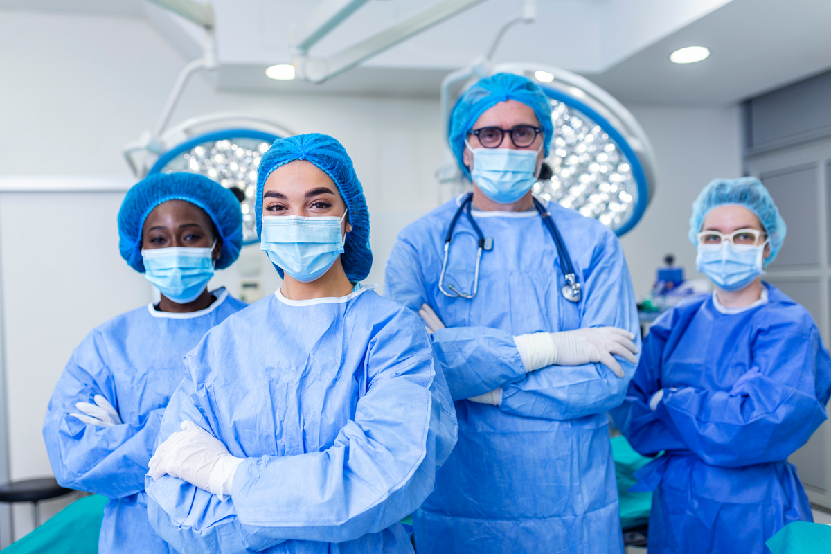 doctors operating room shutterstock_1932347648