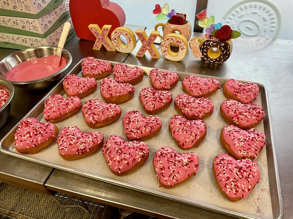 California Donuts #21 serves a fresh batch of perky pink donuts. Photo by Megan Jamerson/KCRW.