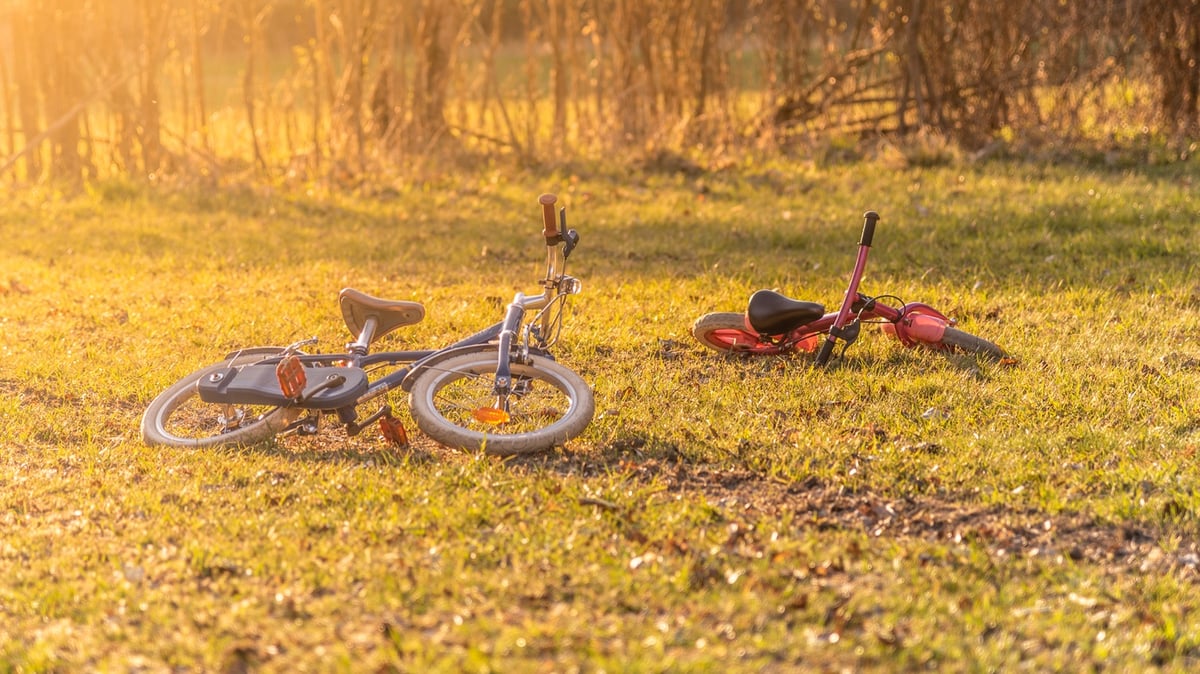 Abandoned children’s bikes. Credit: Shutterstock.