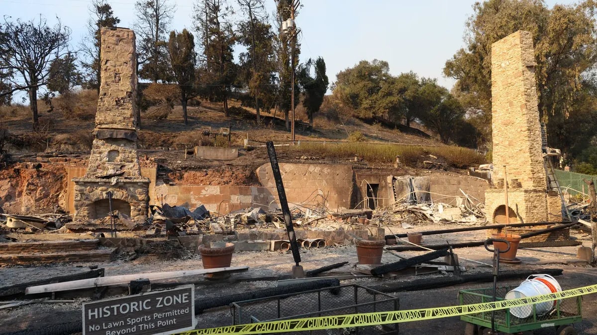 Will Rogers' historic ranch house lies destroyed at Will Rogers State Historic Park. Photo credit: Jonathan Alcorn/ZUMA Press Wire/dpa via Reuters Connect.