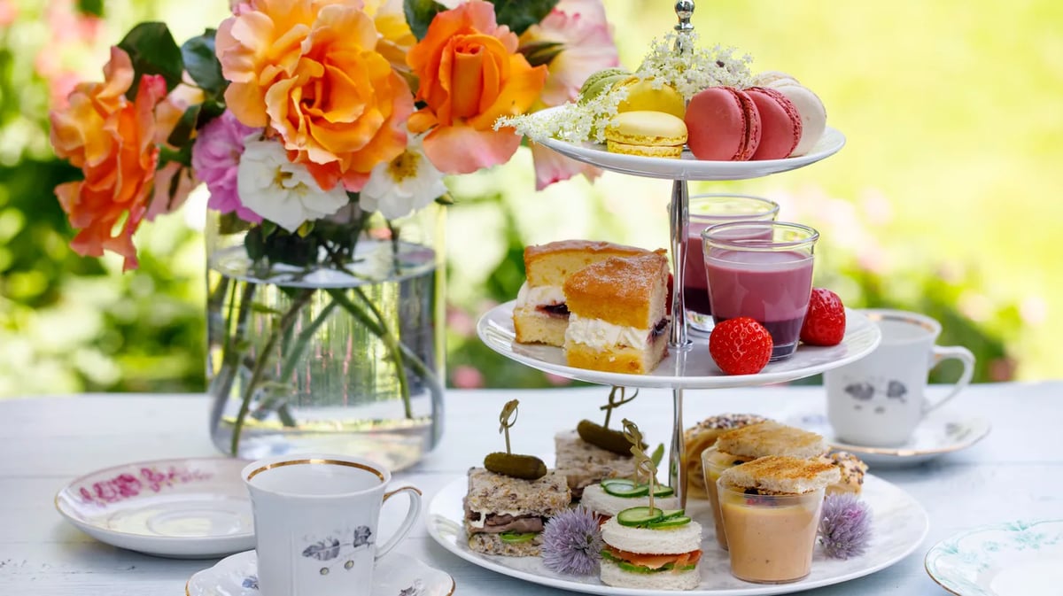 Tea and scones. Credit: Shutterstock. 