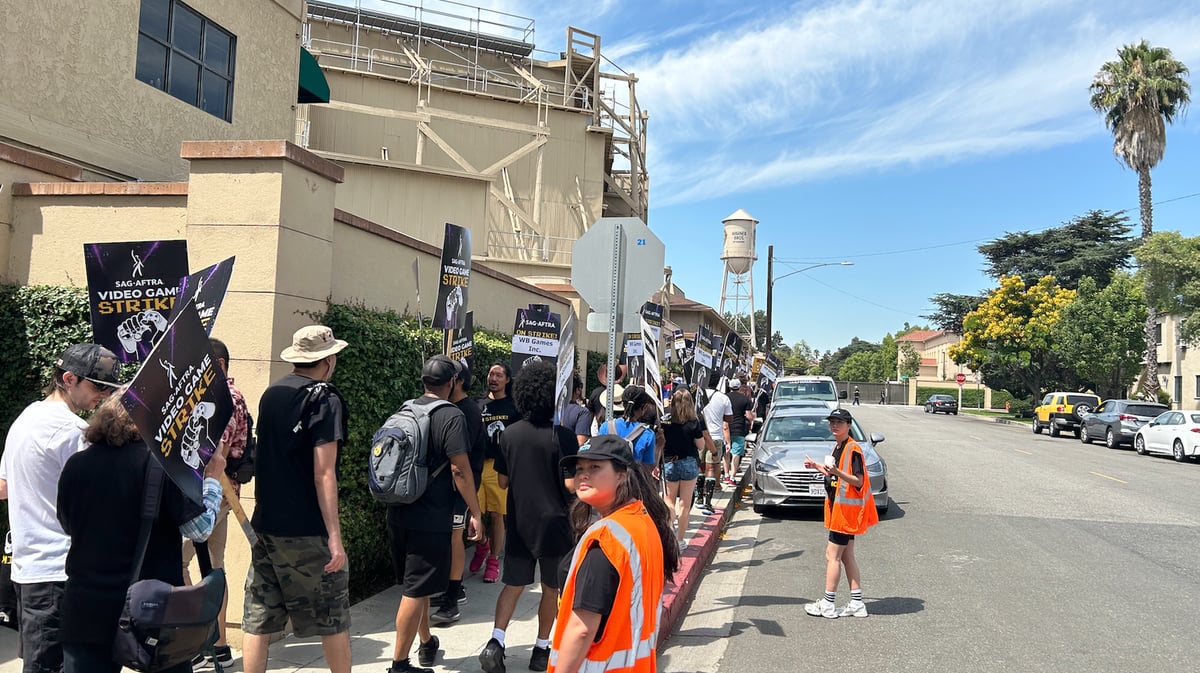 SAG-AFTRA actors and performers picketed outside Warner Bros. Studios in Burbank on August 1. Photo by Brandon Reynolds.